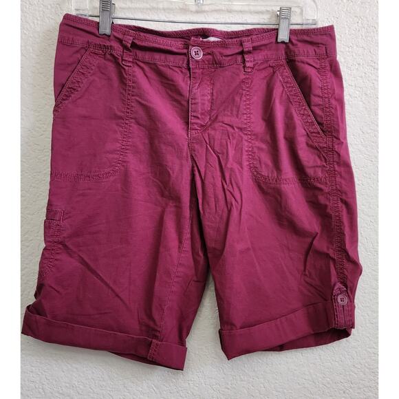 Ann Taylor LOFT Burgundy Bermuda Shorts 6 Lightweight Slashed Pockets Cuffed Hem - Picture 1 of 4